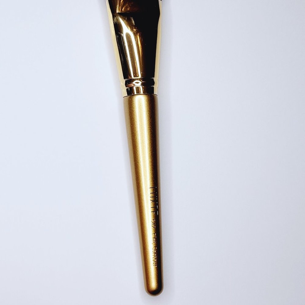 Luxie 542 Flat Contour Face Brush ~ New ~ Gold